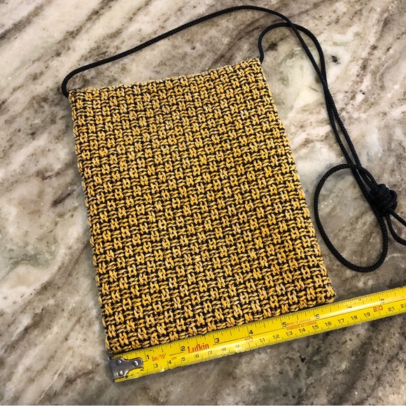 ☀️ NWOT Indonesian Embroidered Knit Handbag - Picture 4 of 8